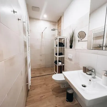 Lieblingsapartment No.10 Mit 2 Schlafzimmern Und Eigener Terrasse * Rostock